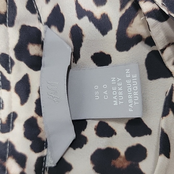 H&M, Size 0, Leopard Print, Long Sleeve, Tie Neck Blouse.  Excellent Condition - Picture 9 of 12